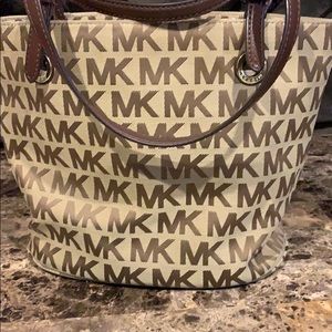 ❤️❤️Michael Kors Tote❤️❤️